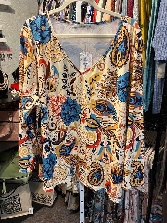 Sakurafina Tops - Sakura Multicolor Floral Blouse